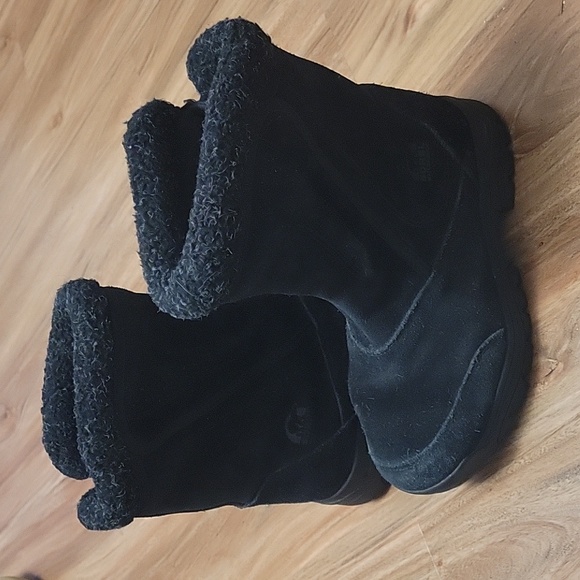 SOREL 'Water Fall' Black Suede Thinsulate Ultra Insulated Boots Women's Sz. 6 - Picture 3 of 13